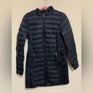 Aventure women's black hooded lightweight down puffer jacket